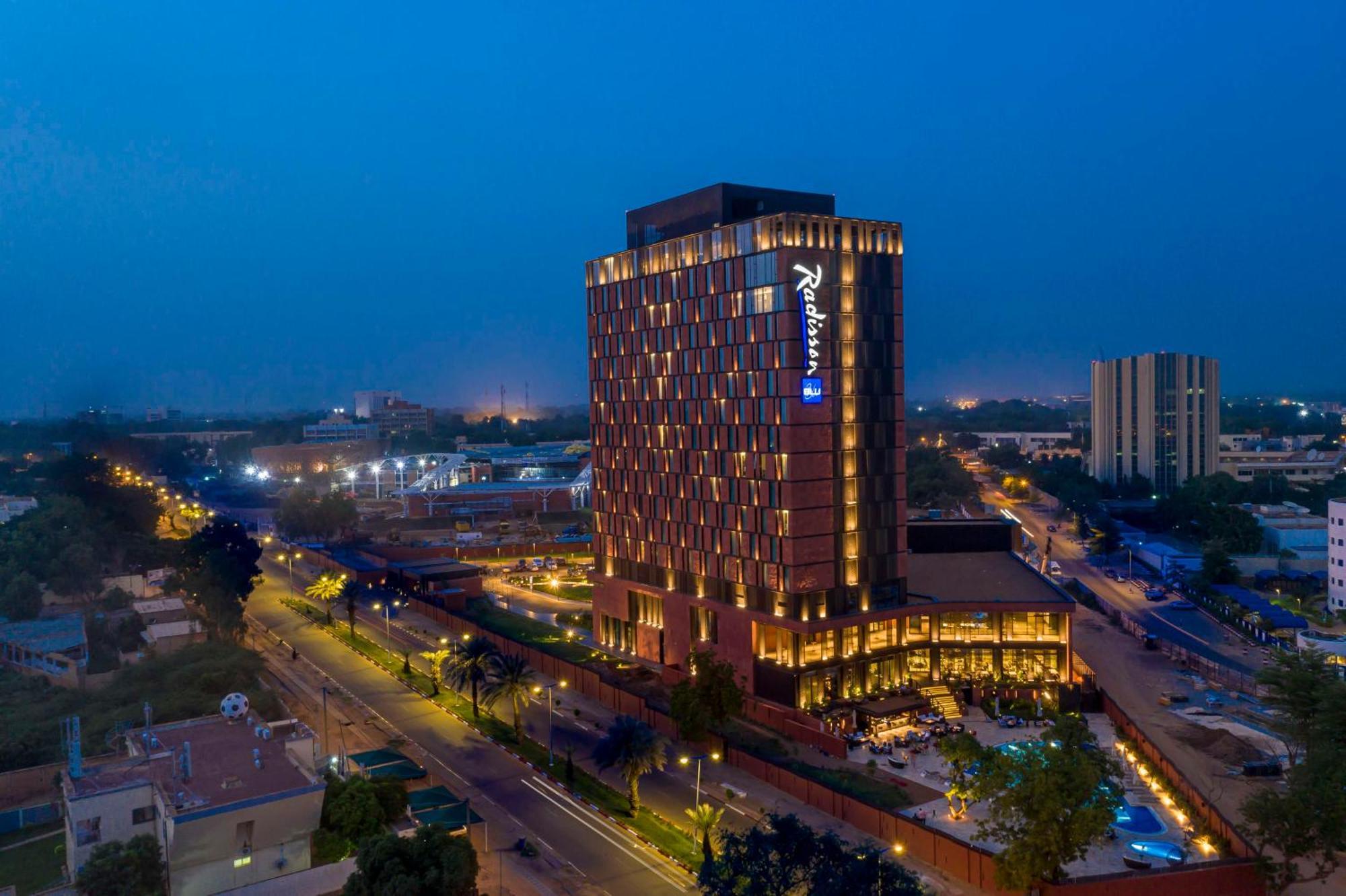 Radisson Blu Hotel & Conference Center, นีอาเมย์ ภายนอก รูปภาพ