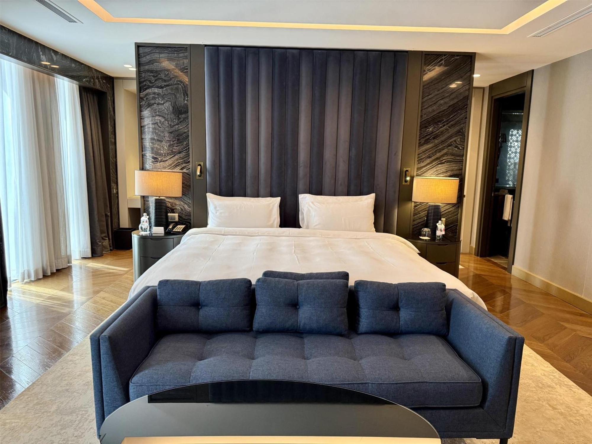 Radisson Blu Hotel & Conference Center, นีอาเมย์ ภายนอก รูปภาพ